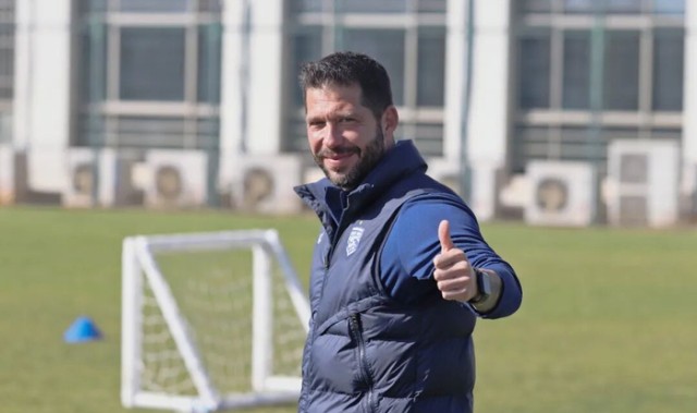 博鱼电竞官方app-三镇主帅莫拉：我是梦想家，更是实干家|足球|亚洲|昆明|武汉三镇|球队_新浪体育_新浪新闻